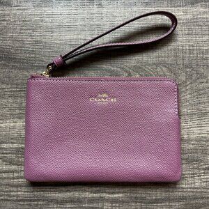 NWT COACH F58032 Crossgrain Leather Small Corner Zip Wristlet Lavender